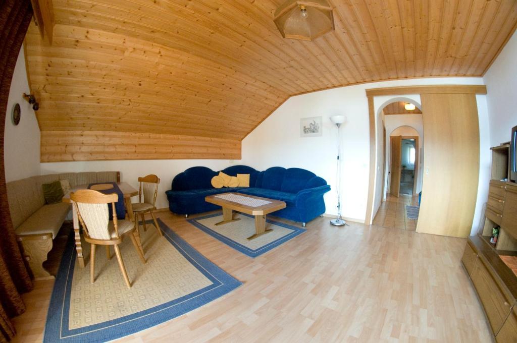 Ferienwohnung Moser Am See Millstatt Bilik gambar