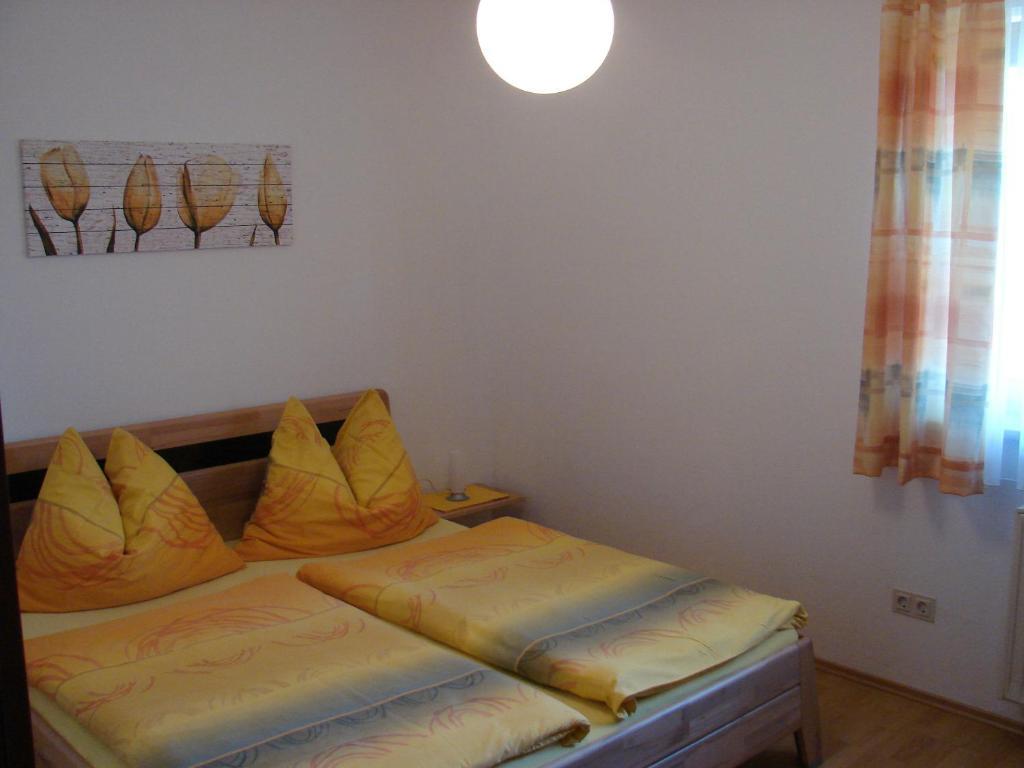 Ferienwohnung Moser Am See Millstatt Bilik gambar
